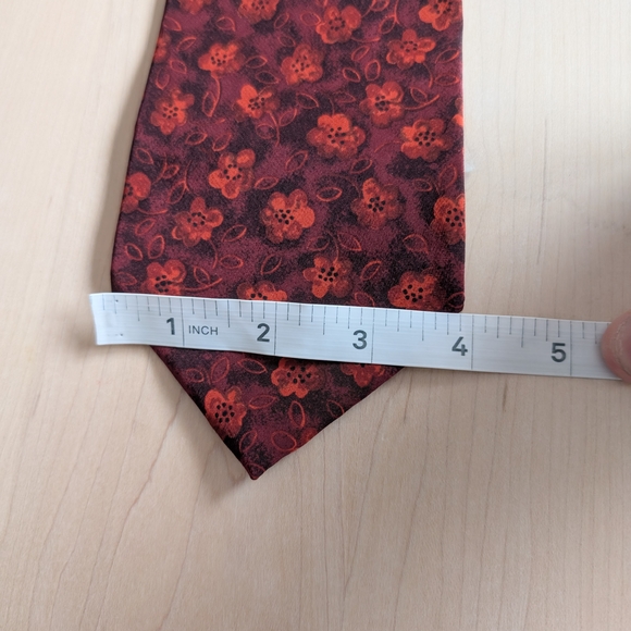 Hugo Boss Red Floral Tie - Picture 8 of 8